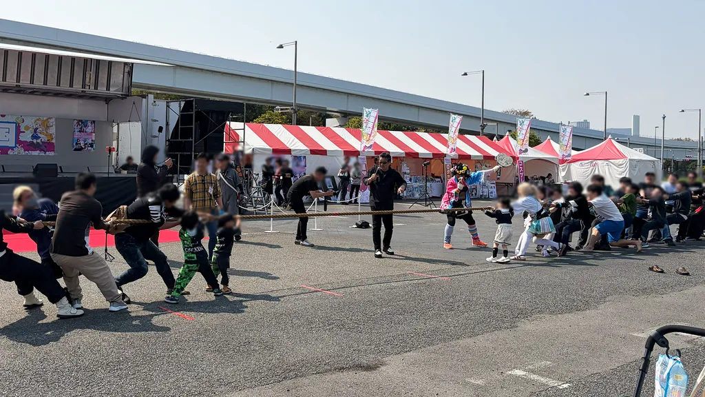 痛車天国名物「痛者綱引き」