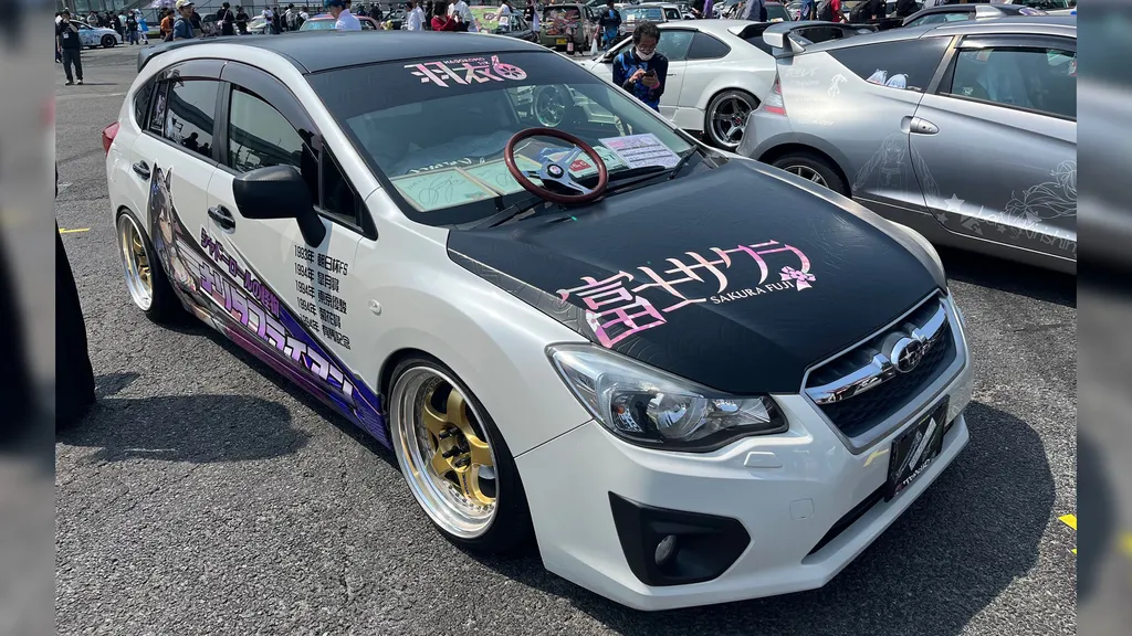 富士サクラと大きく書かれたかっこいい一台