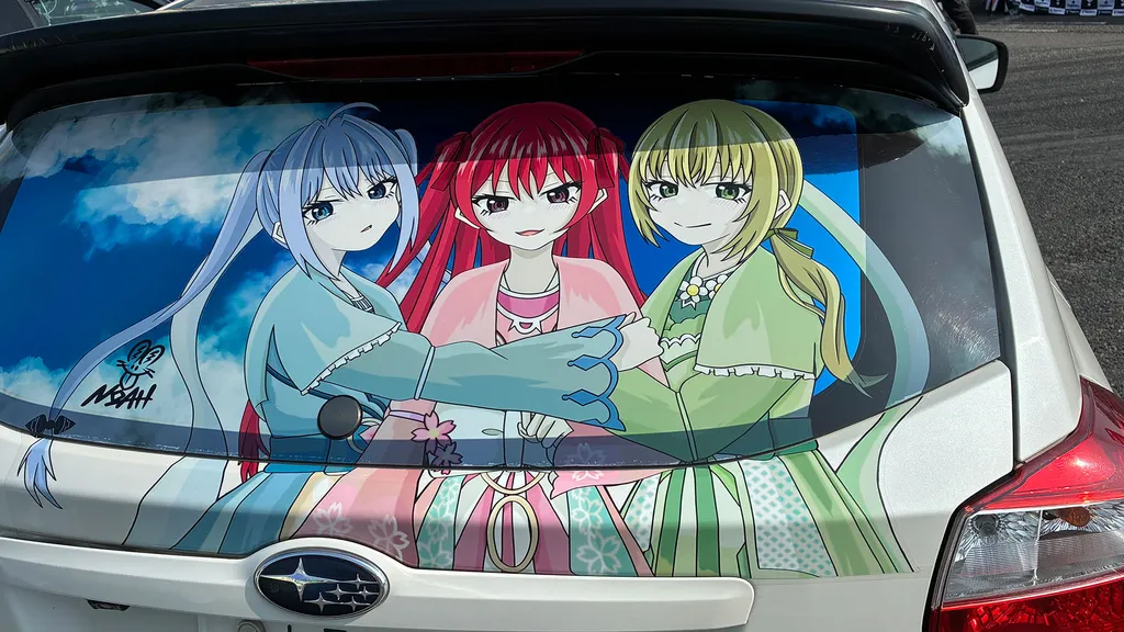 前回見ることのできなかったリアガラスの天女衣装の3人のデザイン。しっかり見せていただきました！