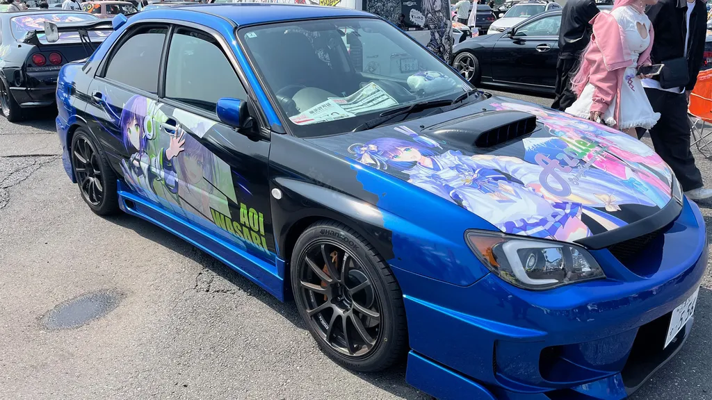 葵わさびと木乃華サクヤさんが大きく描かれたかわいい痛車！